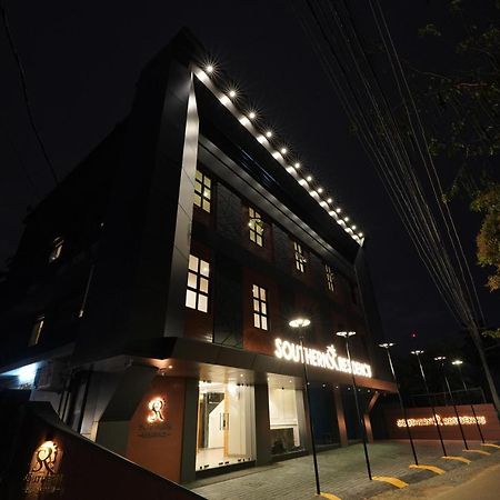 Southern Residency Kochi Bagian luar foto