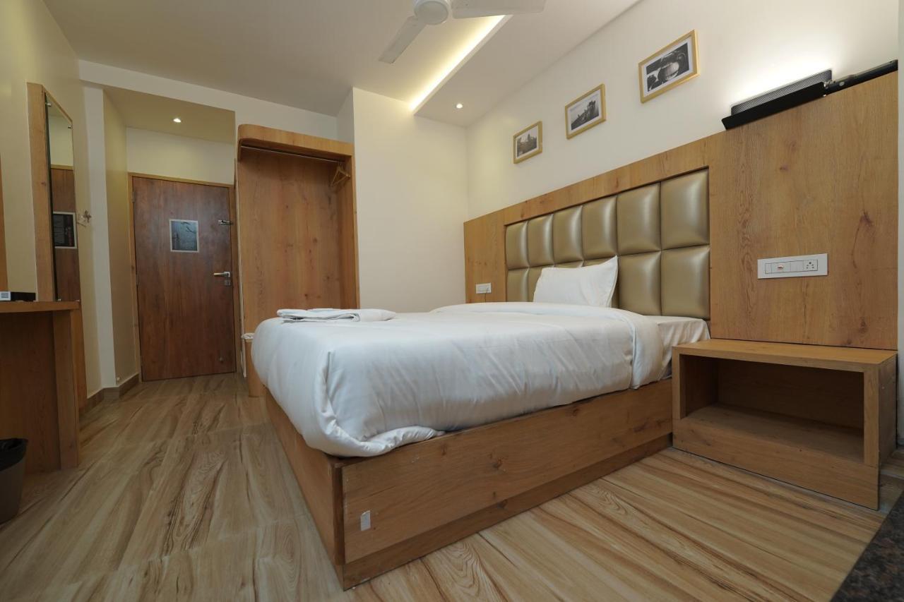 Southern Residency Kochi Bagian luar foto