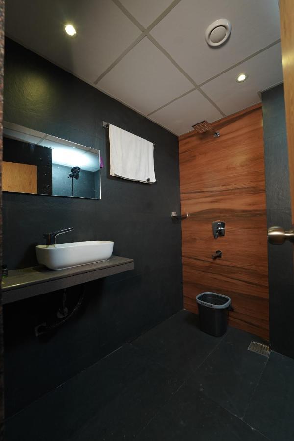 Southern Residency Kochi Bagian luar foto